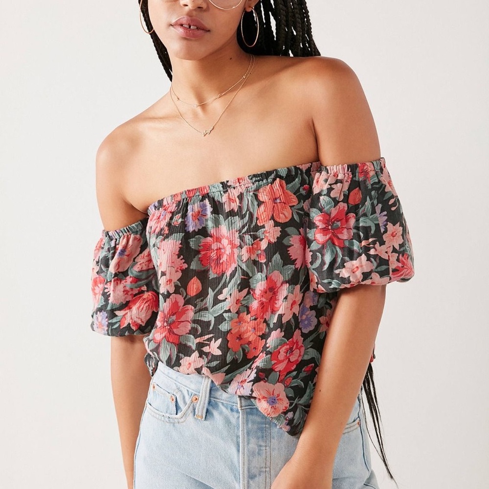 Kimchi Blue Pia Floral Off-The-Shoulder Top